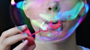 bubble blowing 4105174 1280